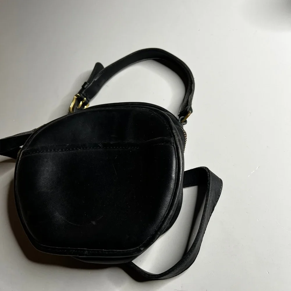 Vintage‎ Coach Black Leather Round Canteen Crossbody Bag USA Made 056-1226